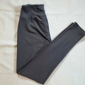 LuLaRoe Pants - LulaRoe Grey One Size legging LuLaRoe Pants - LulaRoe Grey One Size legging